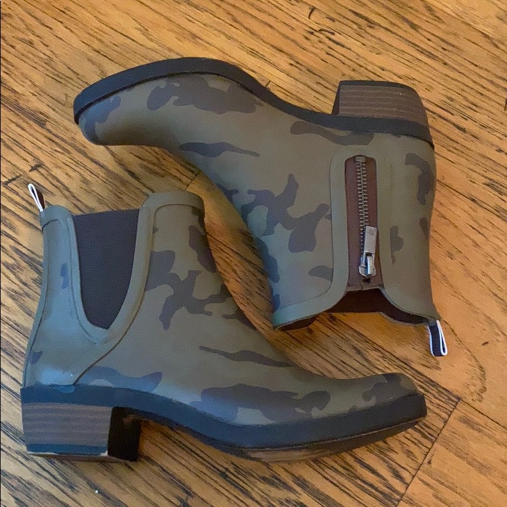Lucky Brand camo rain boots heels shoes size 6